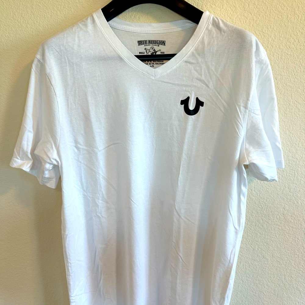 New authentic True Religion Size L T-Shirt for men.